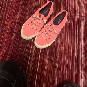 Pink sperrys
